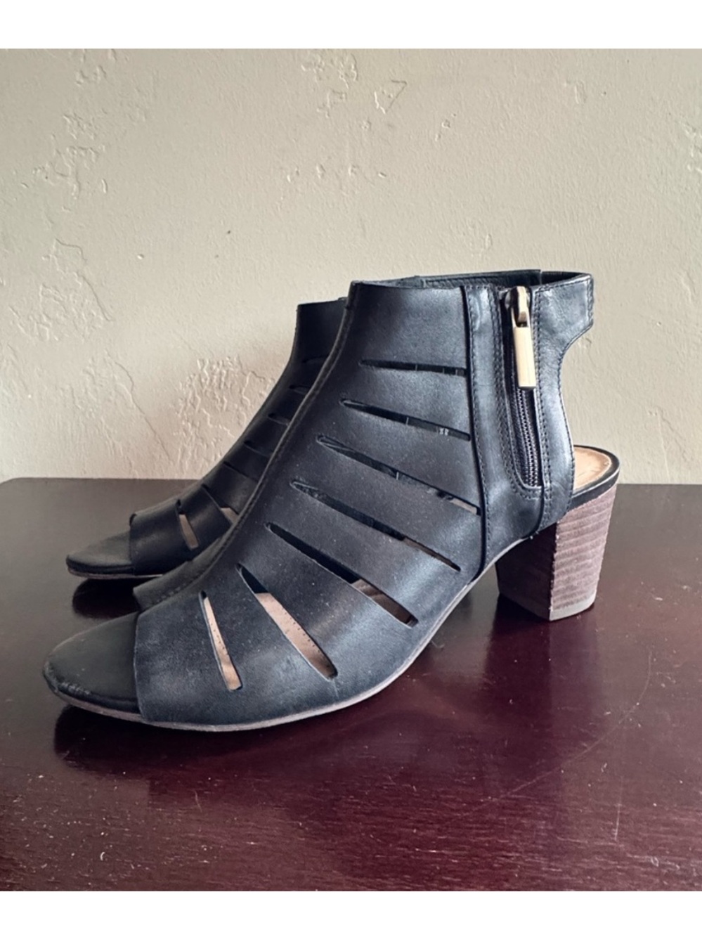 Clarks Artisan Deloria Ivy Black Leather Cutout Sandal Booties